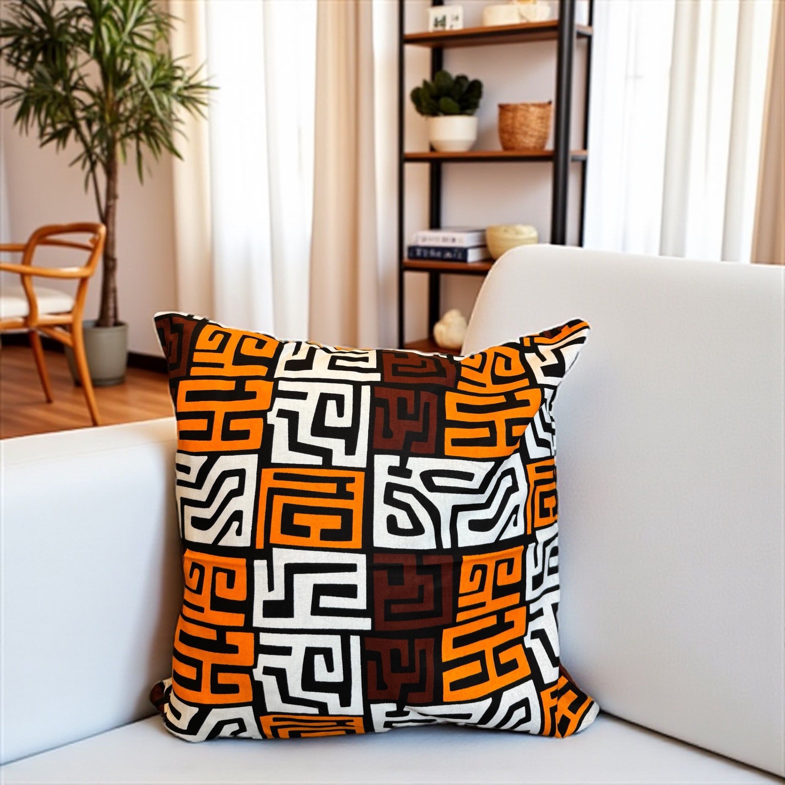 Afrikanischer Kissenbezug | Braune und gelb-orange Kuba-Blöcke – Dekokissen 45 x 45 cm – 100 % Baumwolle