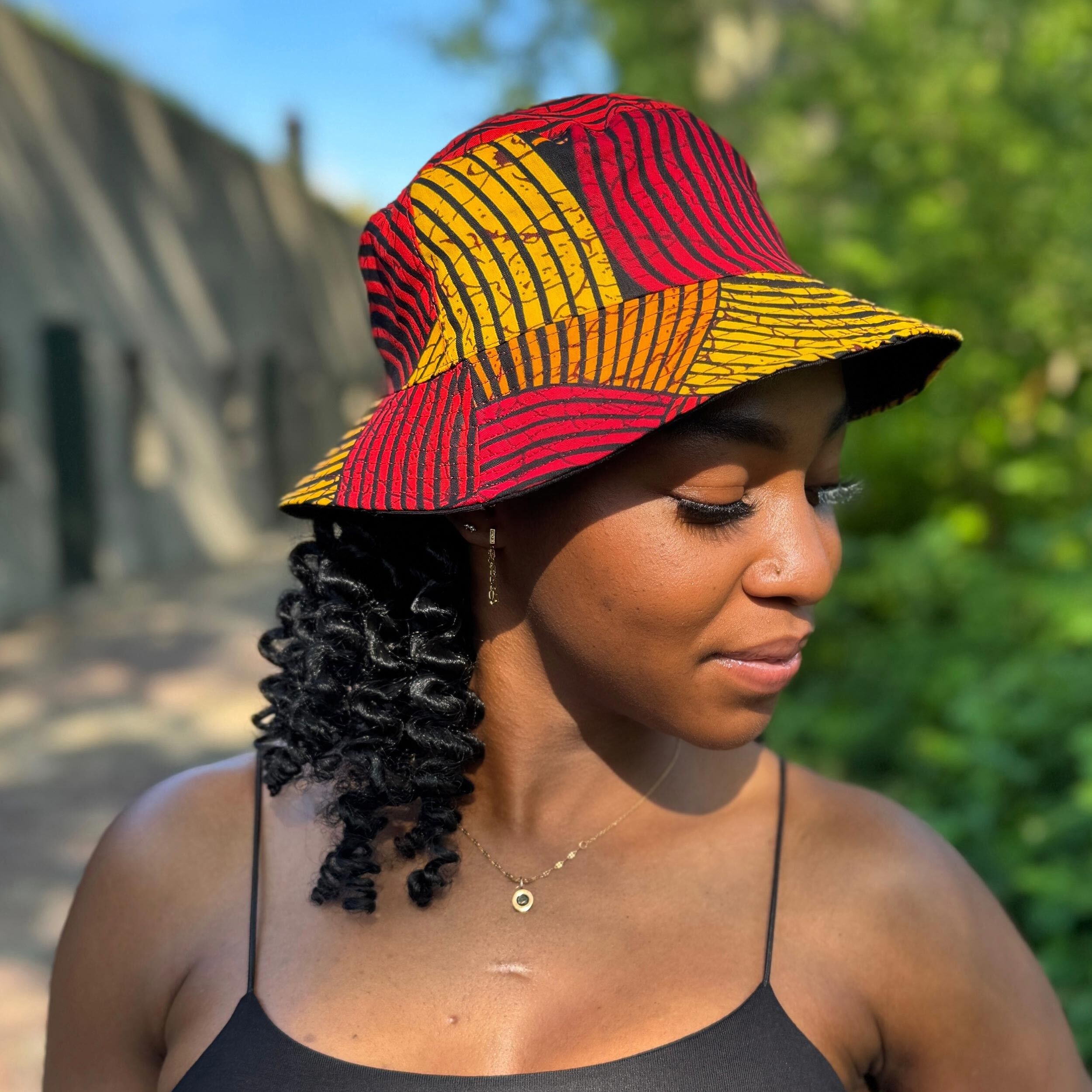 Fischerhut / Bucket Hat mit afrikanischem Muster - Rot-gelbes konzentrisches Kreisdesign - Kinder- und Erwachsenengrößen (Unisex)