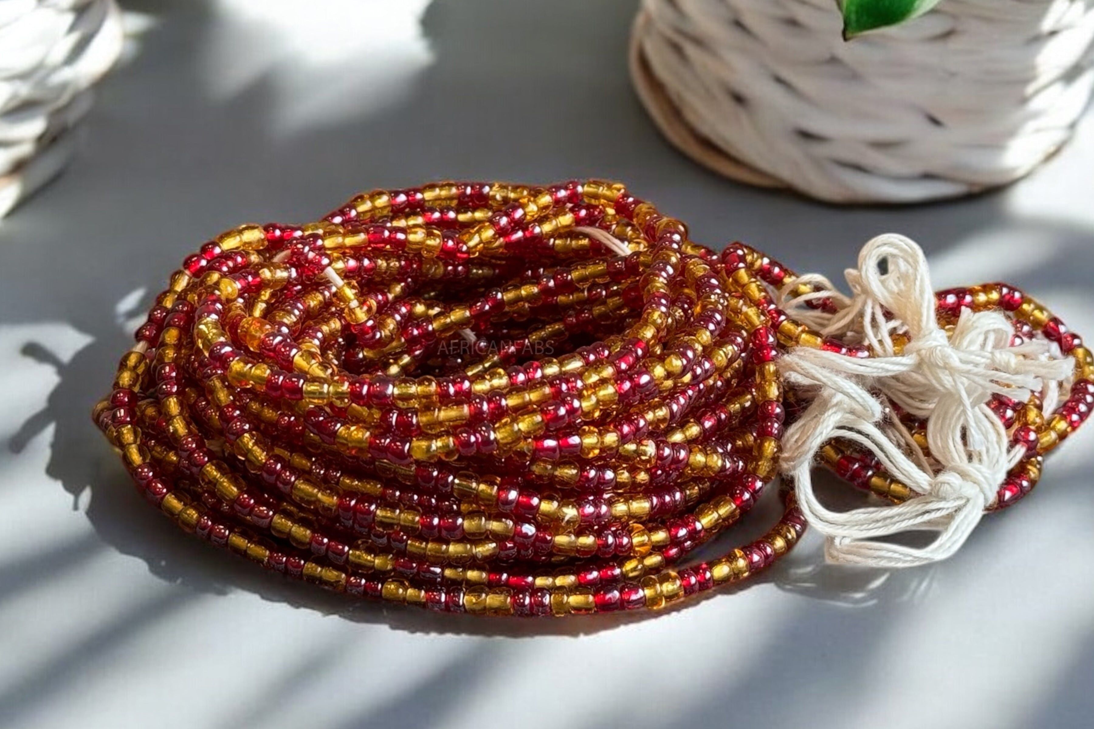 Perles de taille / Chaîne de hanche africaine - Bobo - Rouge / or (Filet traditionnel non élastique)