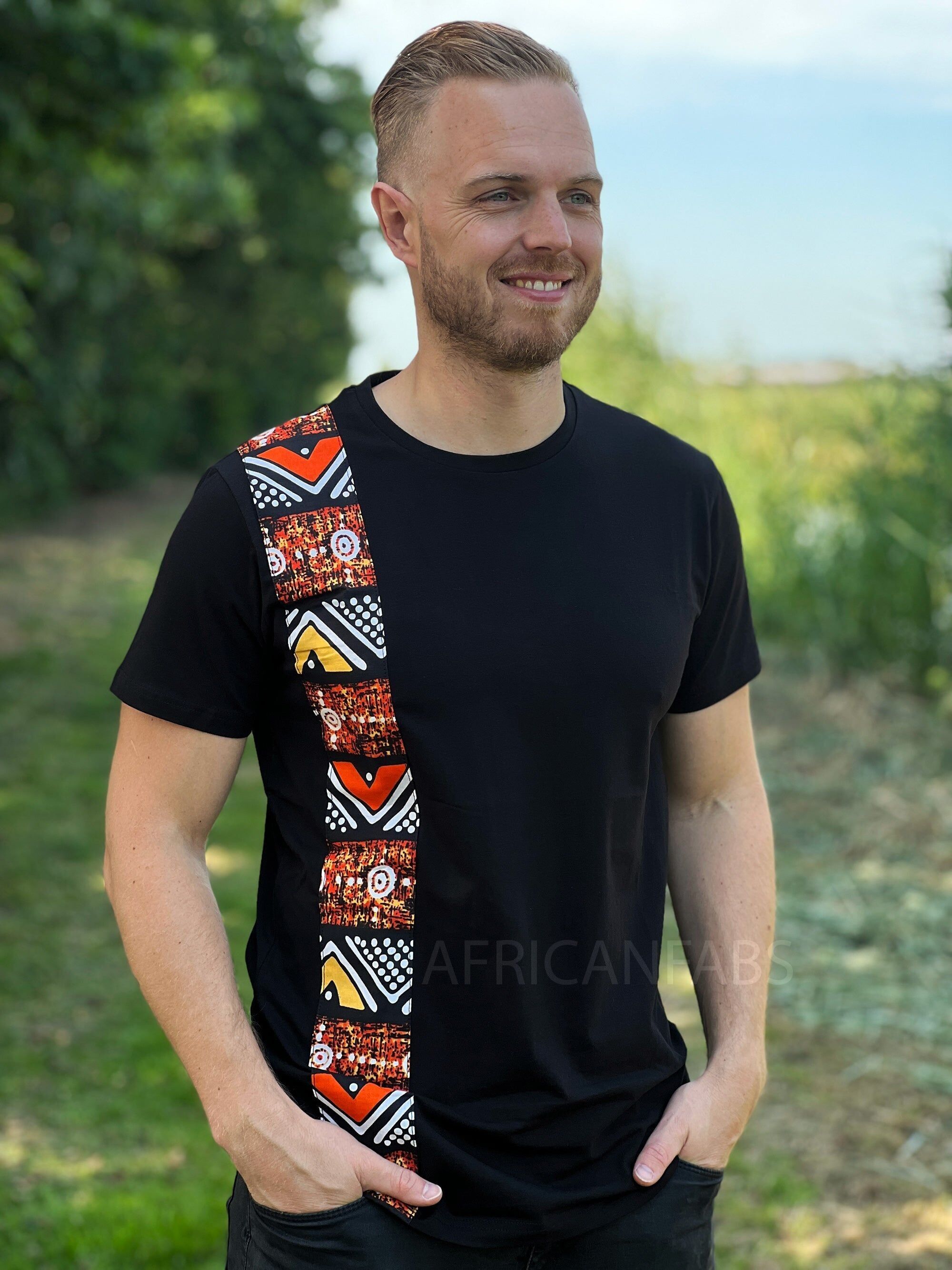 T-Shirt mit afrikanischen Musterdetails – orangefarbenes Bogolan-Band