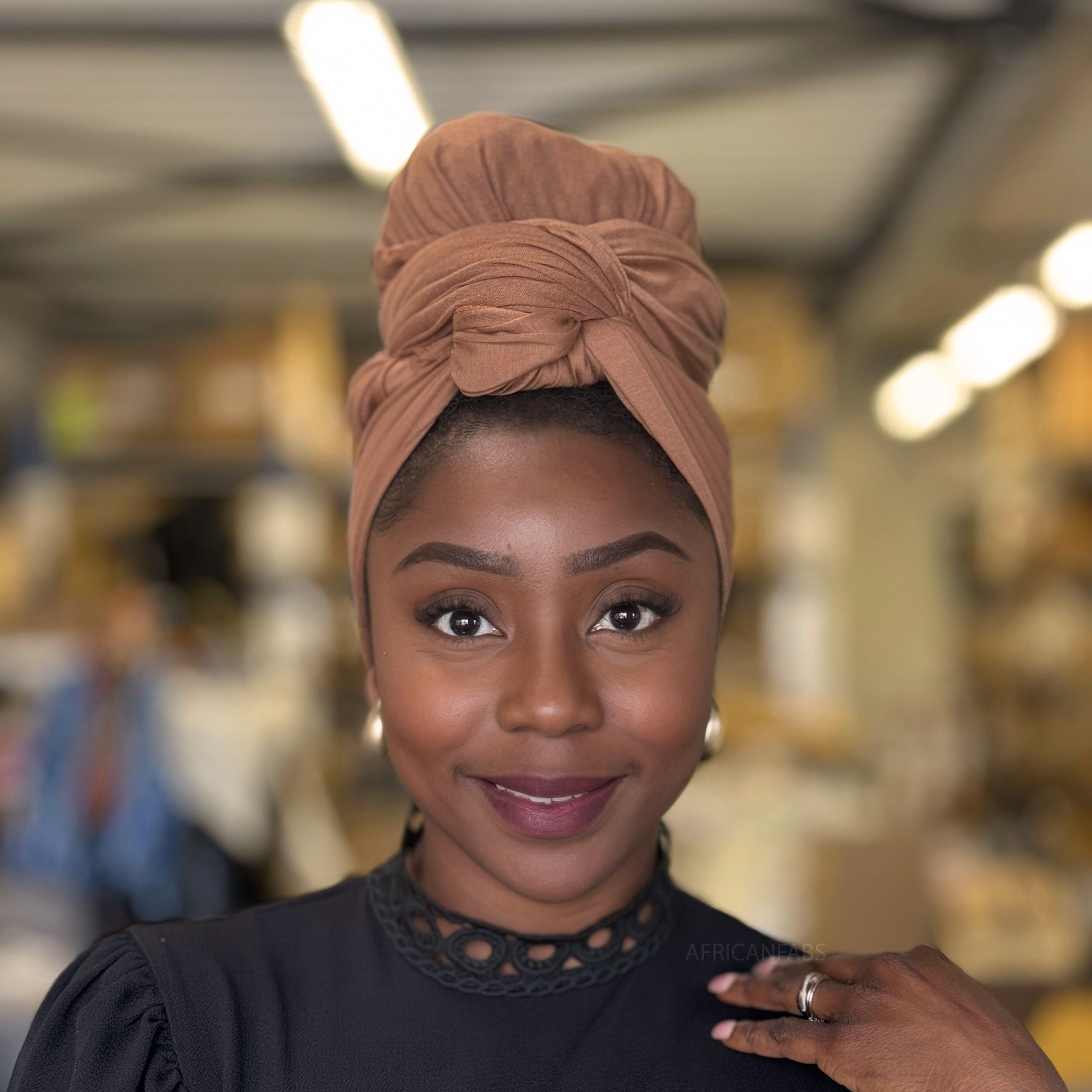 Hellbraunes Kopftuch – Turban aus dehnbarem Jersey-Stoff