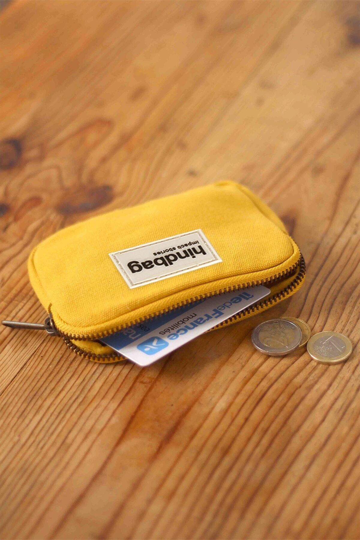 Lili Saffron coin purse
