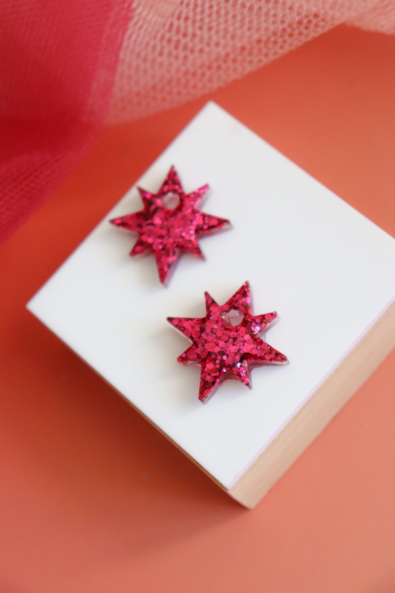 Ohrringe „Evening Star Creole“ in Fuchsia