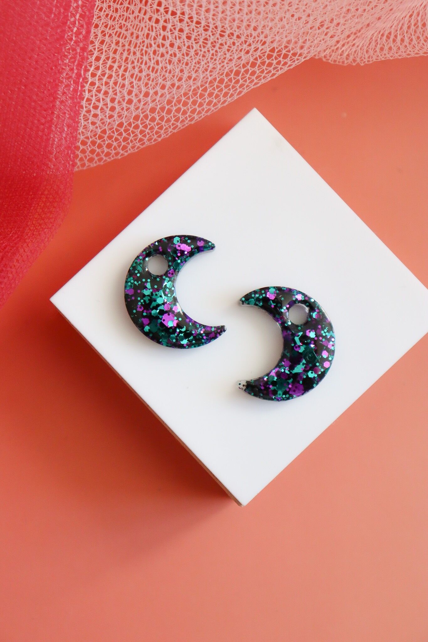 Mondlila-blaue Creolen