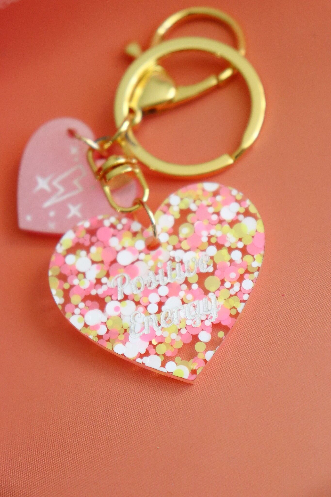 Schlüsselanhänger mit Mantra für positive Energie