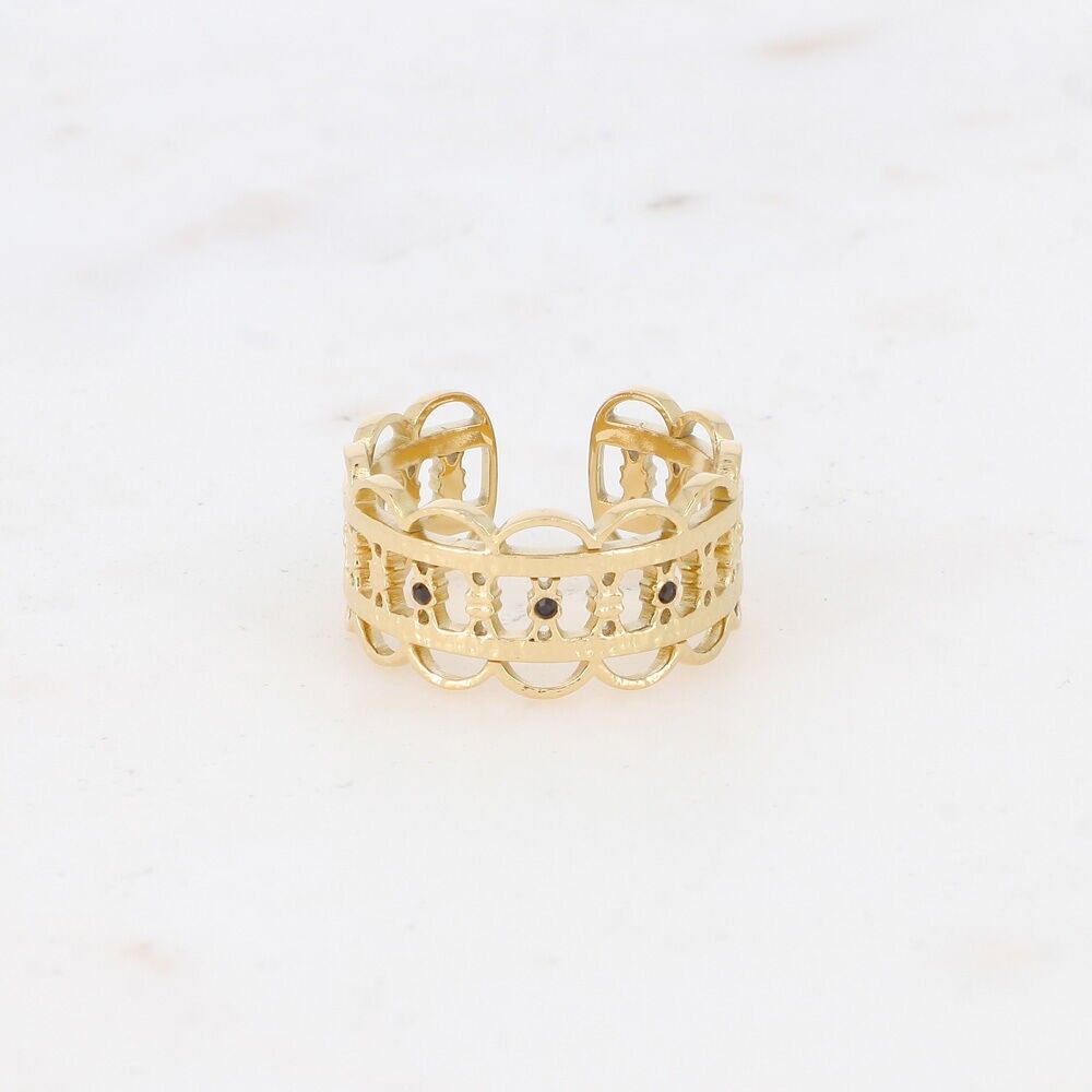 Durchbrochener Ring, verziert mit 3 Strasssteinen