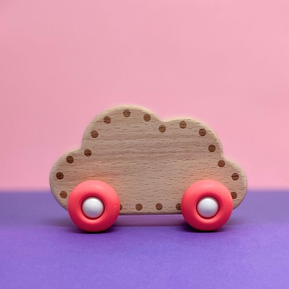 Wolkenauto aus Holz und Silikon