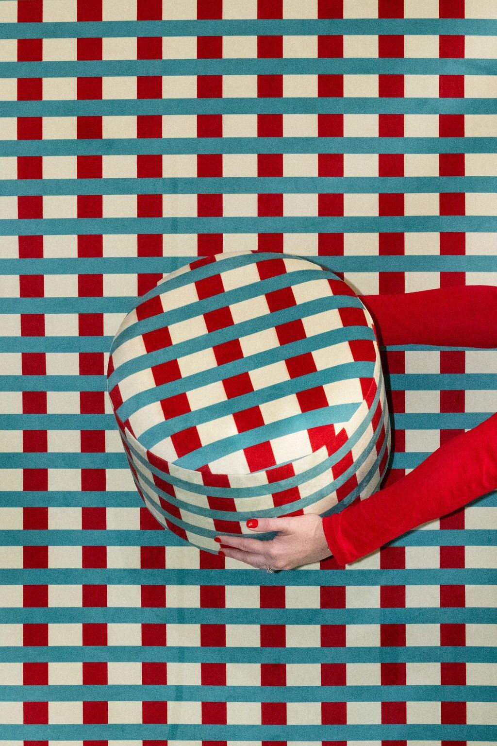 Pouf Zimmerservice – gelb und rot