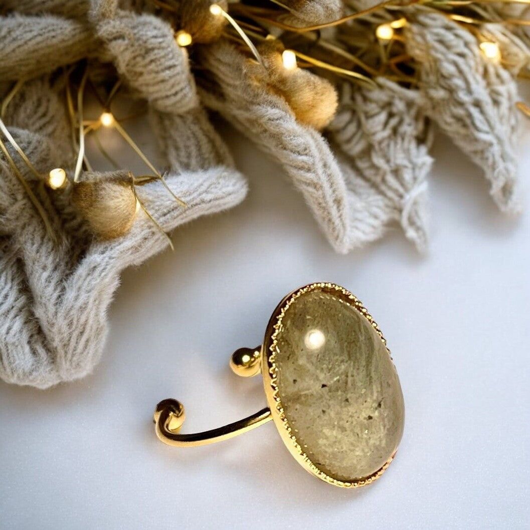 Bague "CAROLINE " dorée or fin en pierre de Labradorite