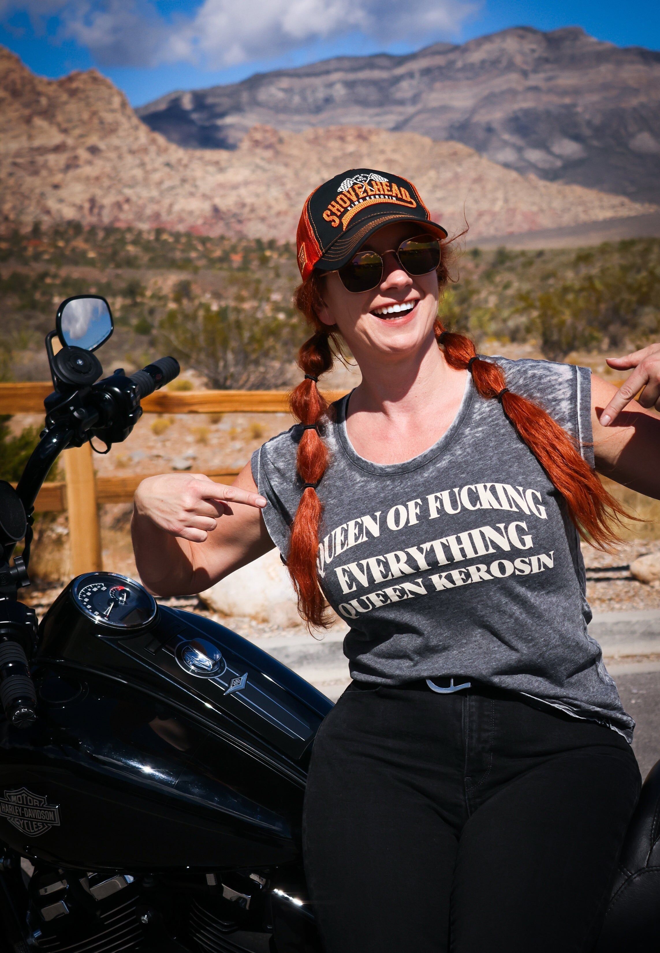 T-Shirt «Queen Of Fucking Everything»