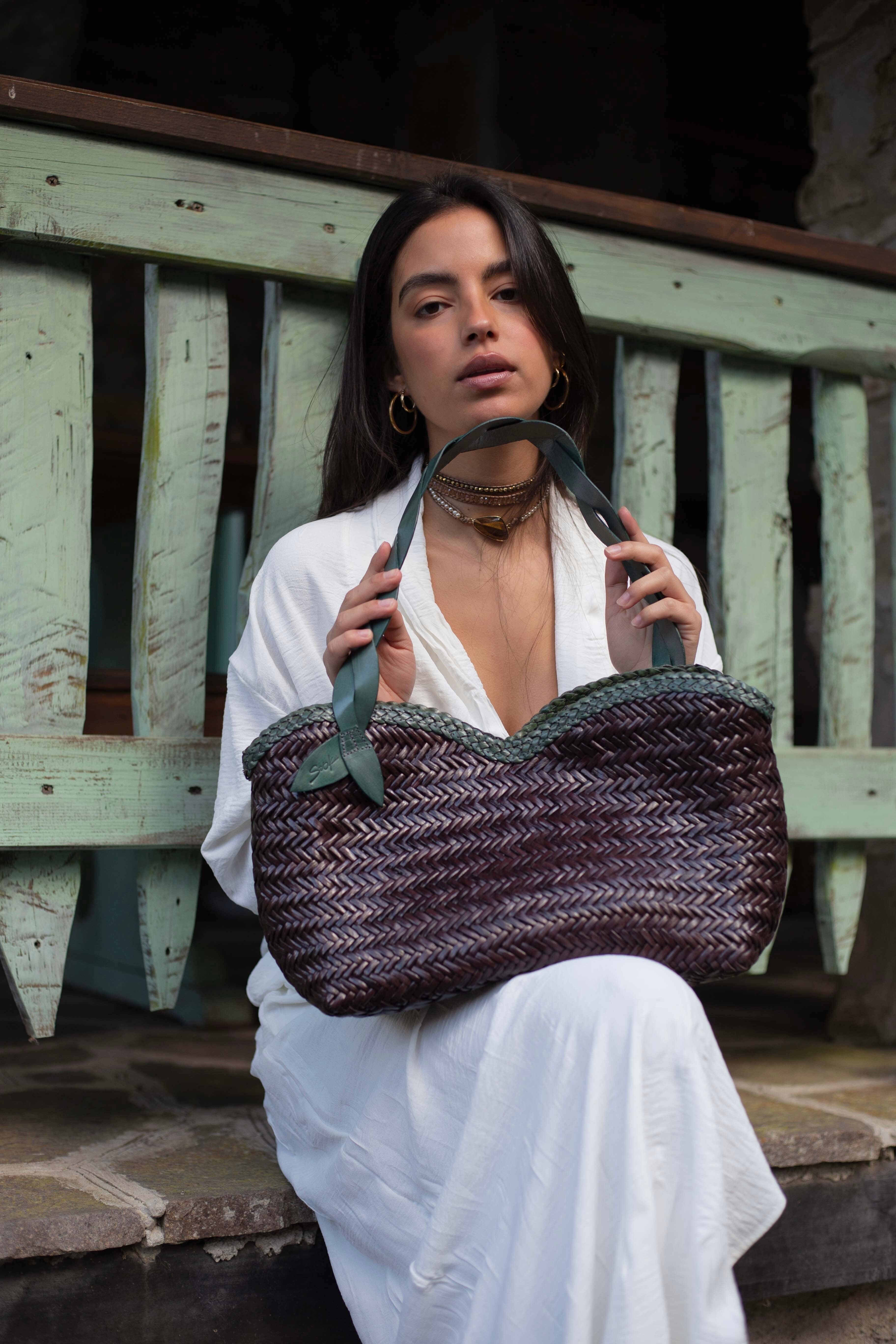 SS26 Léafa - Bourse à tracolla intrecciata à la main verte et au café