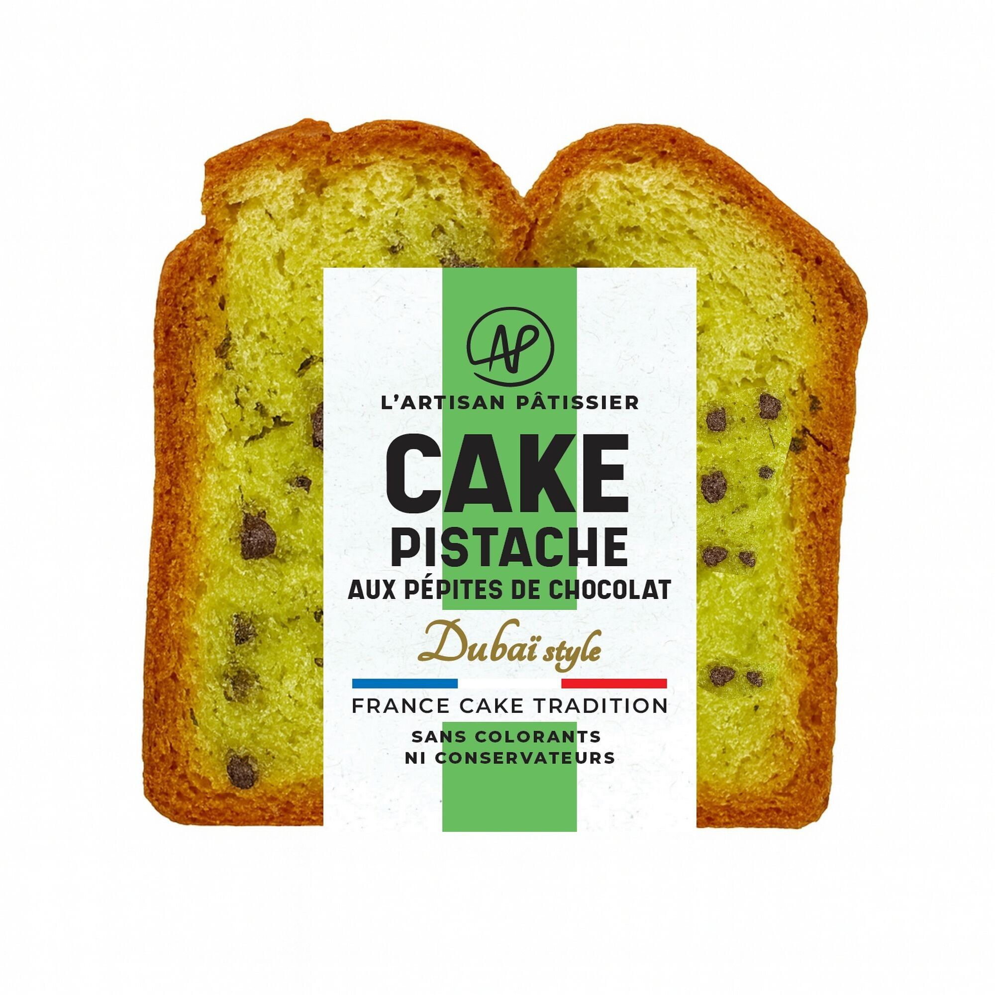 Ein Stück Pistazienkuchen mit Schokoladenstückchen.Dubai-Stil – Handwerklicher Konditor