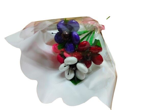 Ministrauß aus 4 Anemonen in Schokoladendragees