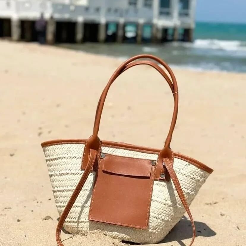 Handgefertigte Strohtasche mit Lederbesatz – Sommerliche Strandtasche – Erhältlich in den Größen S, M und L