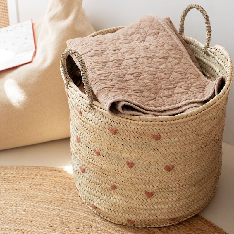 Großer Palmblattkorb mit gestickten Herzen – Marokkanisches Kunsthandwerk