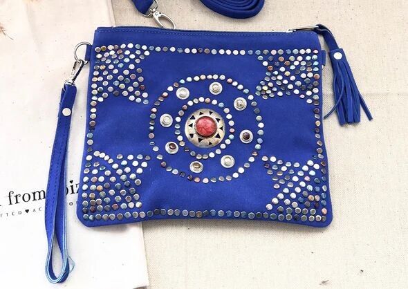 Borsa a tracolla in pelle con borchie blu - Marrakech fatta a mano