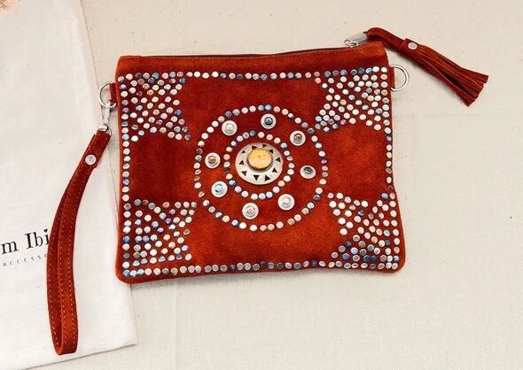 Borsa a mano in pelle con borchie color cannella - Marrakech fatta a mano