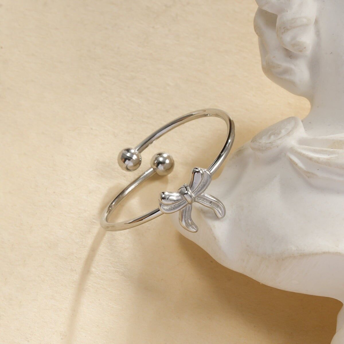 Verstellbarer Feinsilberring mit schickem Knoten