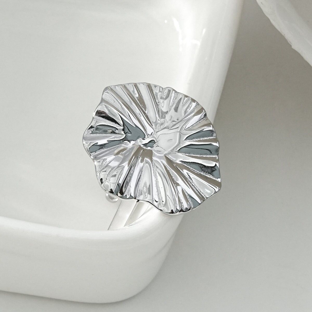 Shiny Lotus Leaf Silver Ring