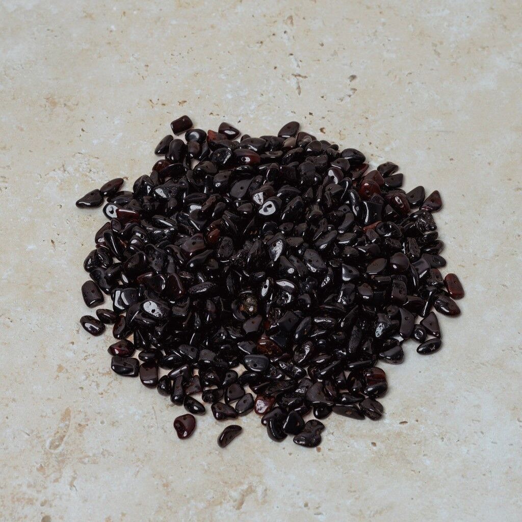 Perline di ambra forate, scaglie di colore ciliegia, 50 gr (~600 pz)