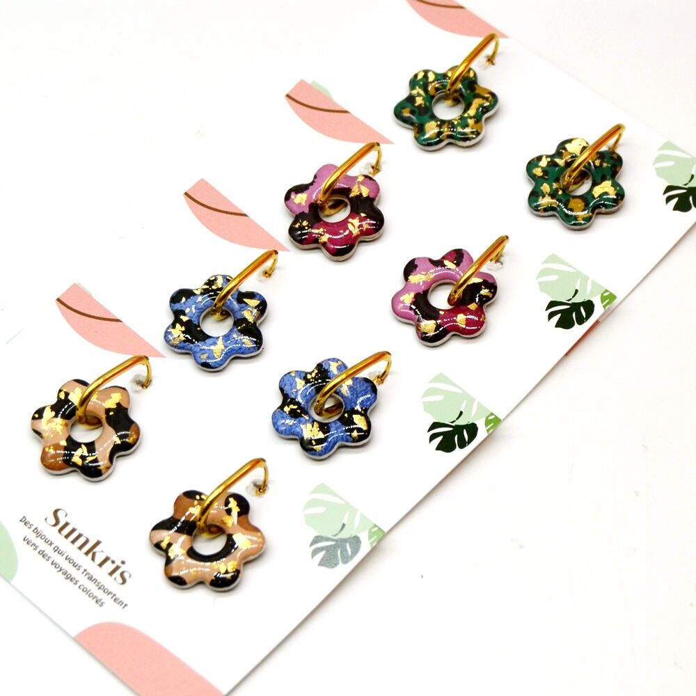 Orecchini a cerchio con fiori in resina – Motivo leopardo e foglia d'oro – Acciaio inossidabile placcato oro