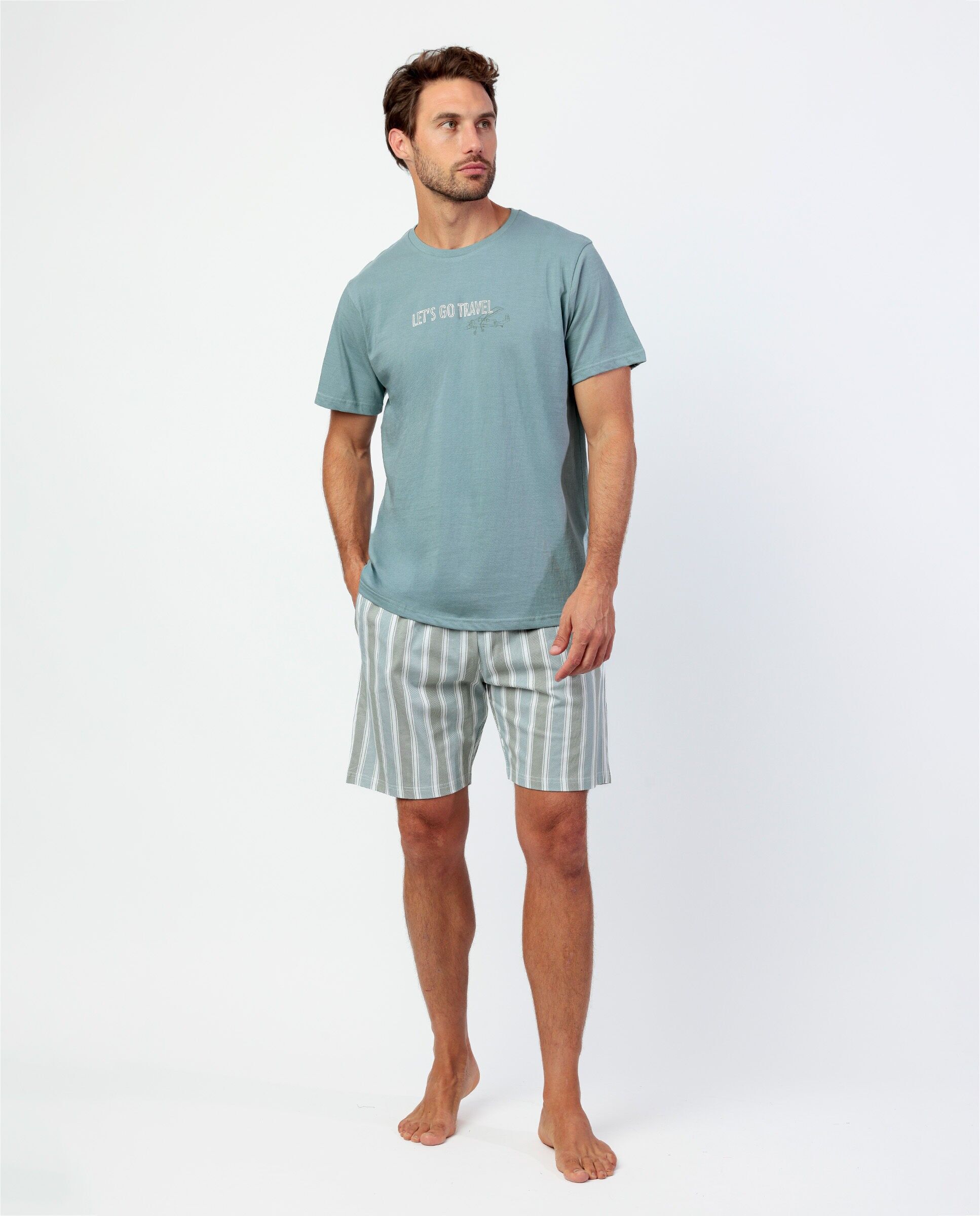Pyjama homme vert à manches courtes Let's Go Travel, idéal pour rester chez soi