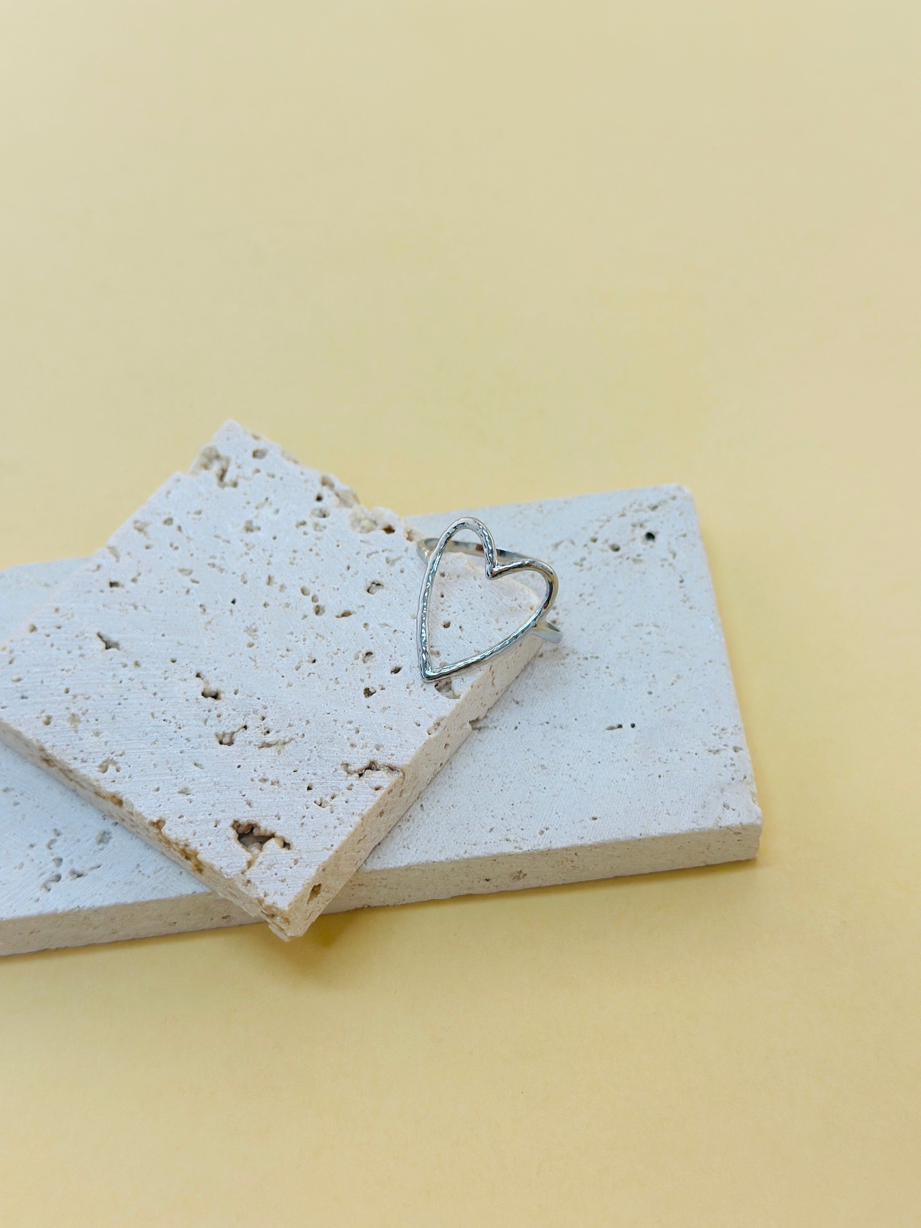 Thin silver heart ring