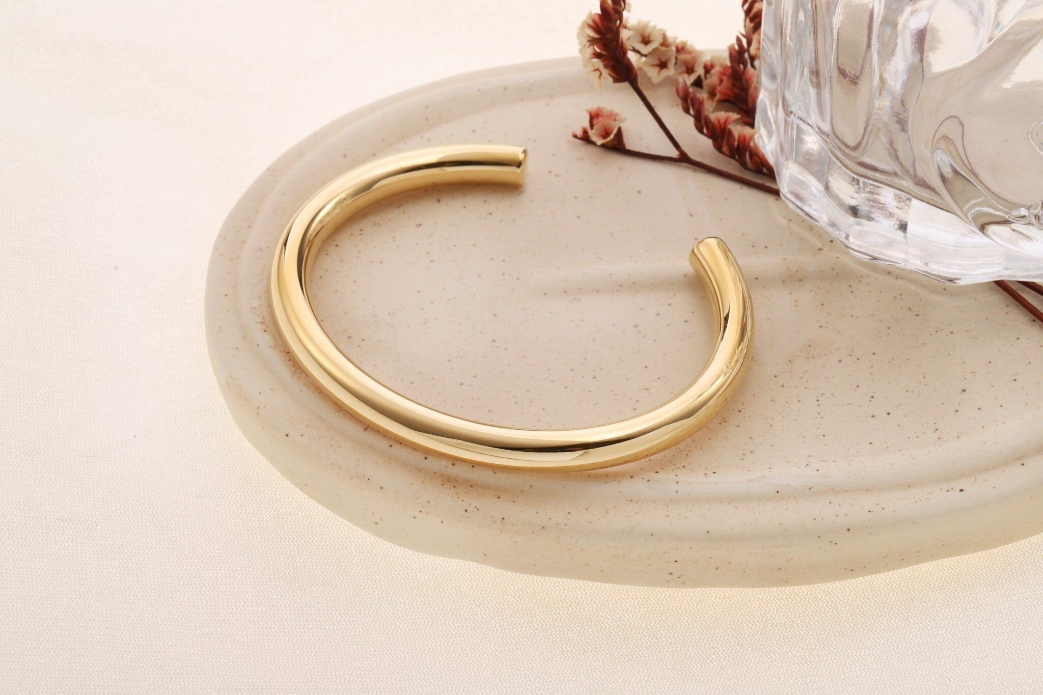 Klassisches, mitteldickes Armband