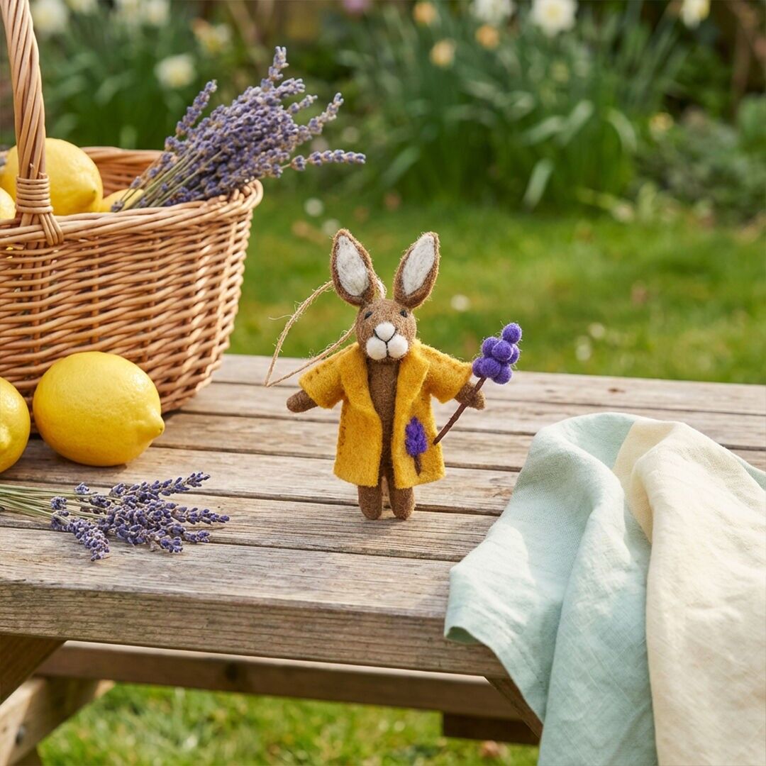 Décoration suspendue printanière en feutre fait main Lulu Lavande Lièvre