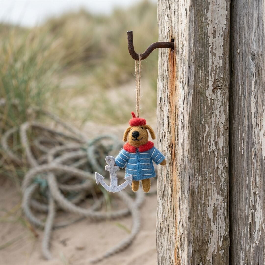 Décoration suspendue en feutre faite main Davey, chien marin, phoque