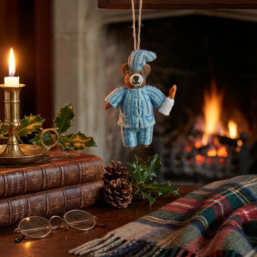 Décoration de Noël à suspendre en feutre fait main représentant un ours Ebenezer