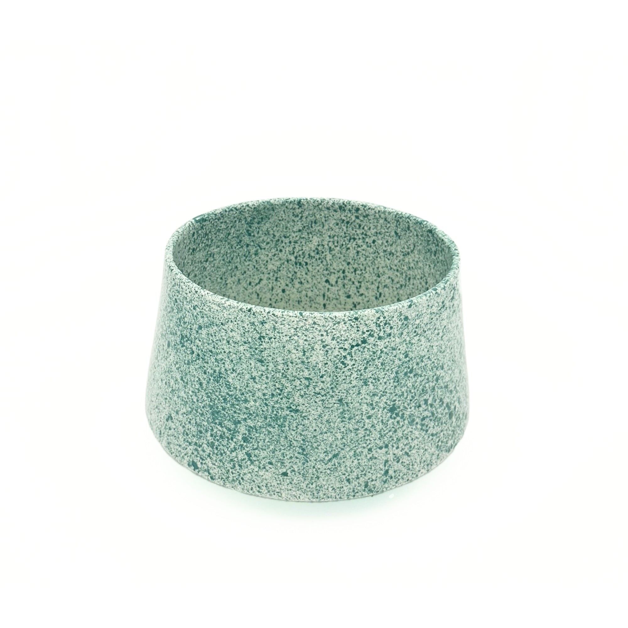 Trapezoidal salad bowl with green spots (Ø20cm, H12.5cm)