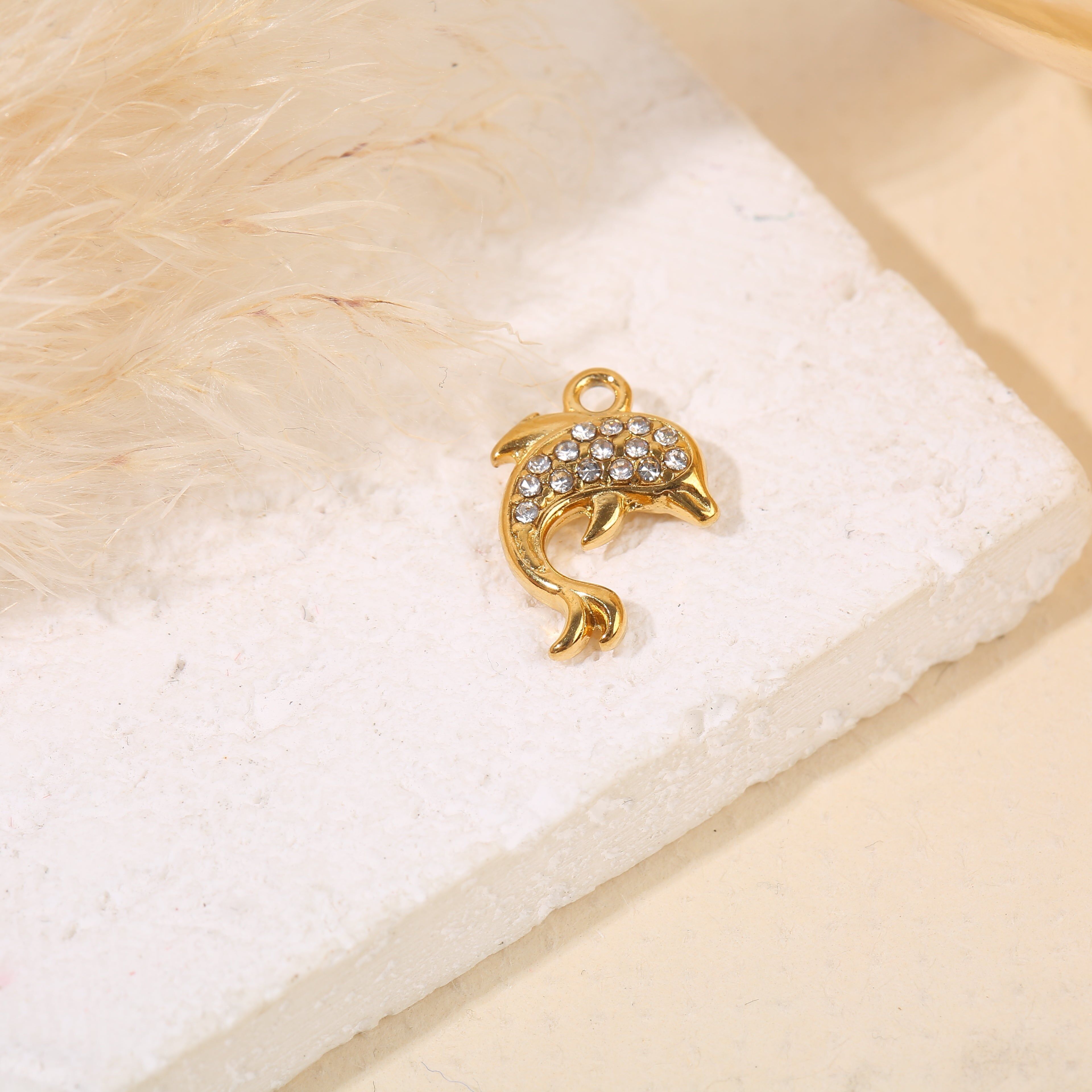 Set aus 3 vergoldeten Strass-Delfinanhängern