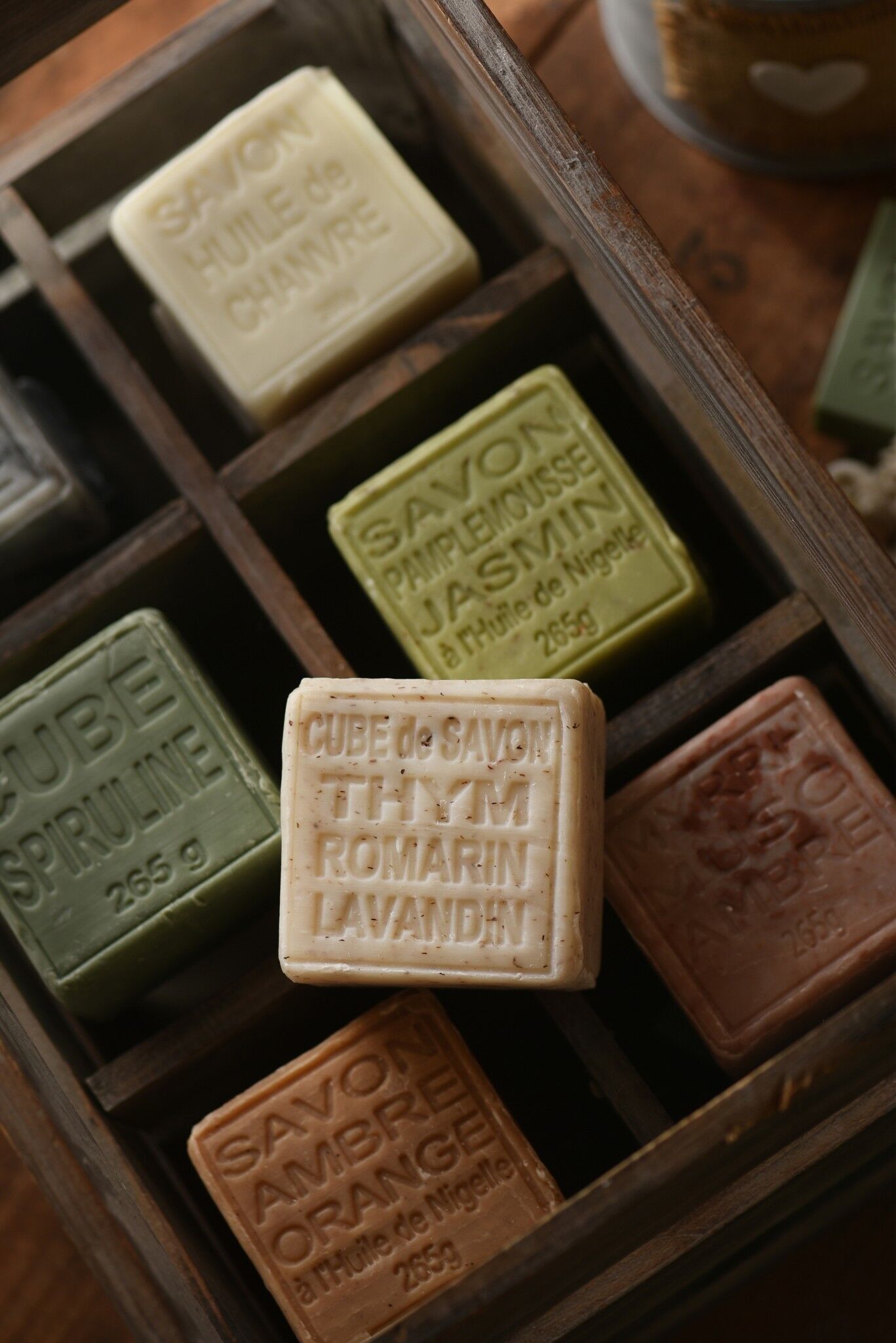 Cubo di sapone agli oli essenziali di Timo Rosmarino e Lavanda 260g