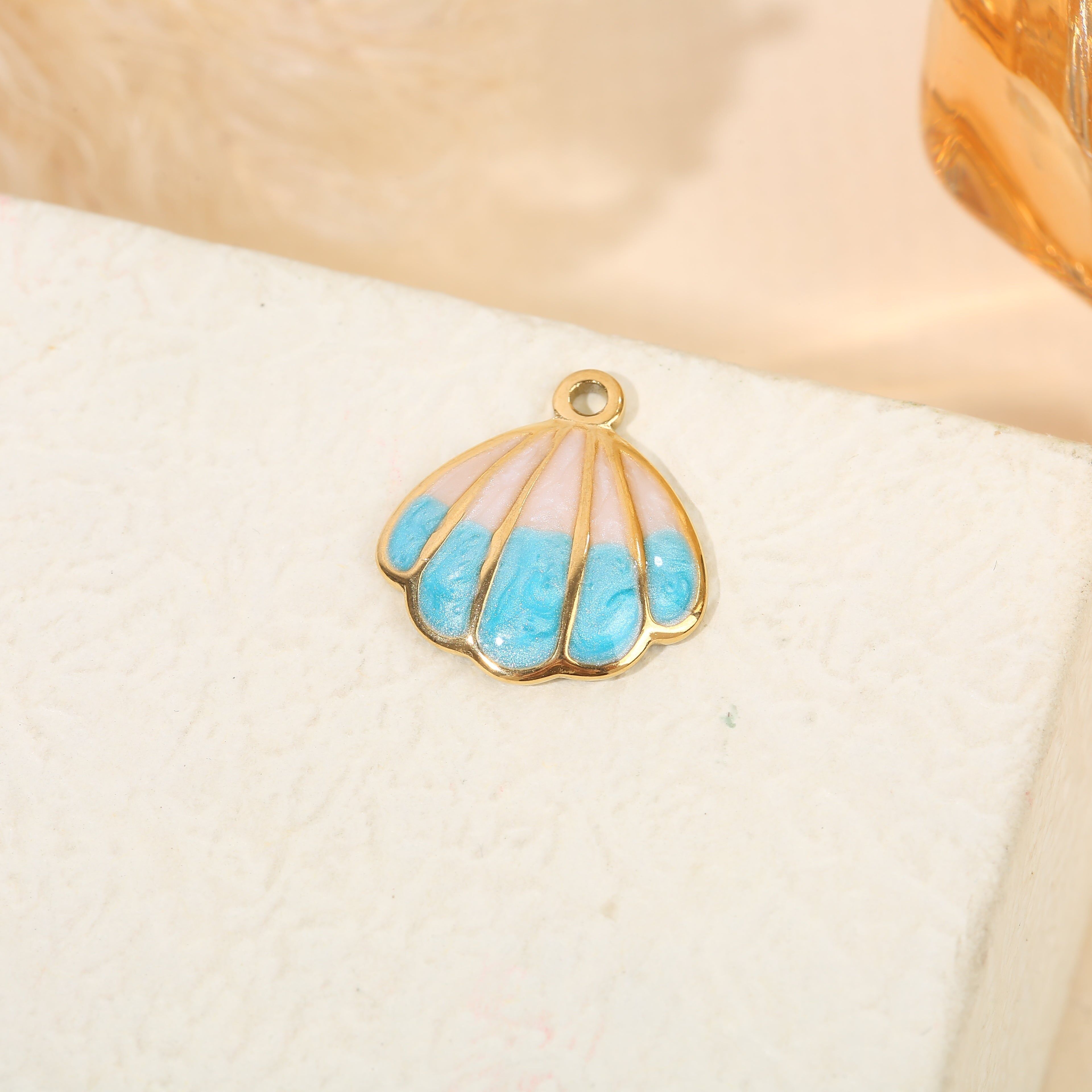 Set aus 3 vergoldeten Muschelanhängern in Rosa und Blau