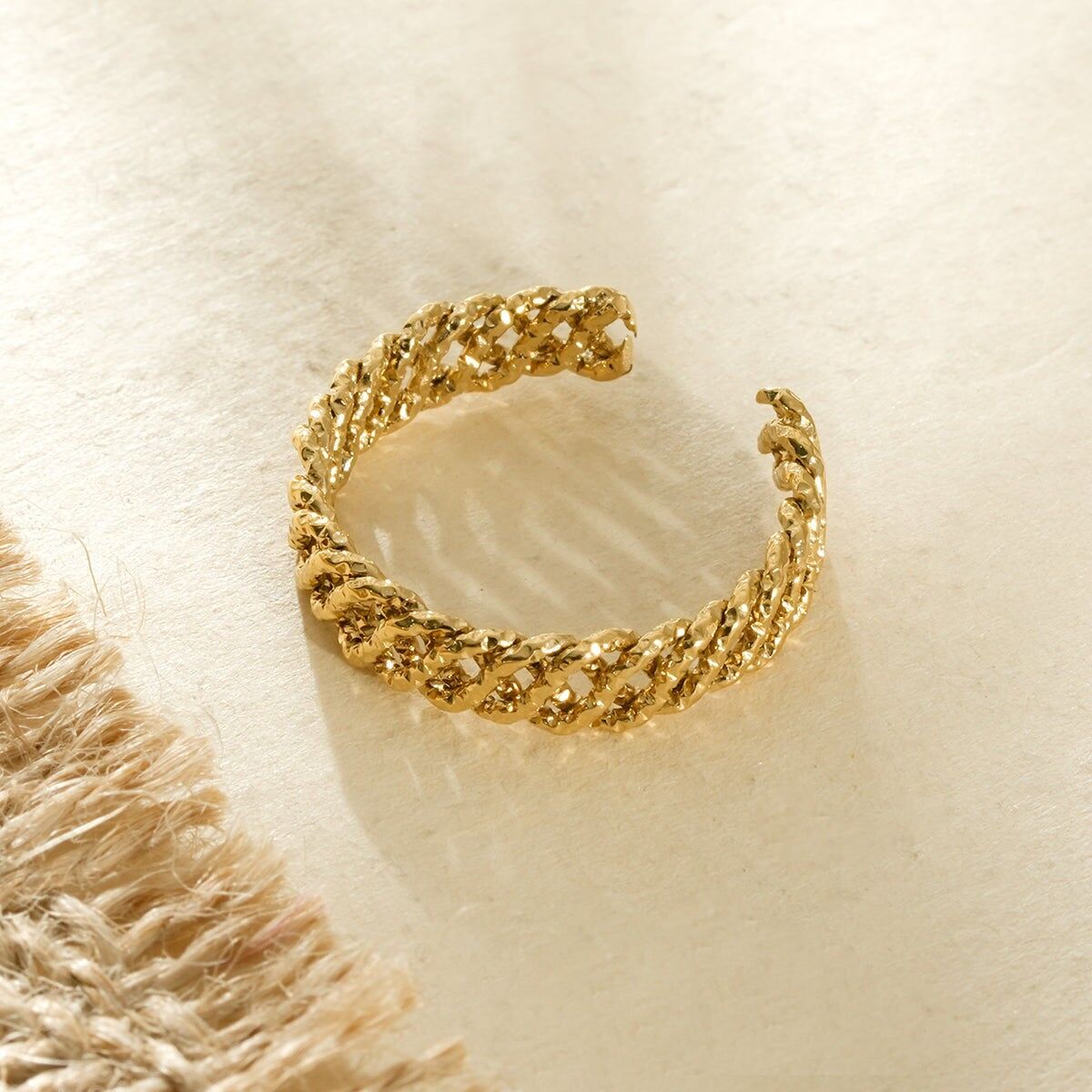 Offener Zehenring aus Gold mit geflochtenem Ketteneffekt