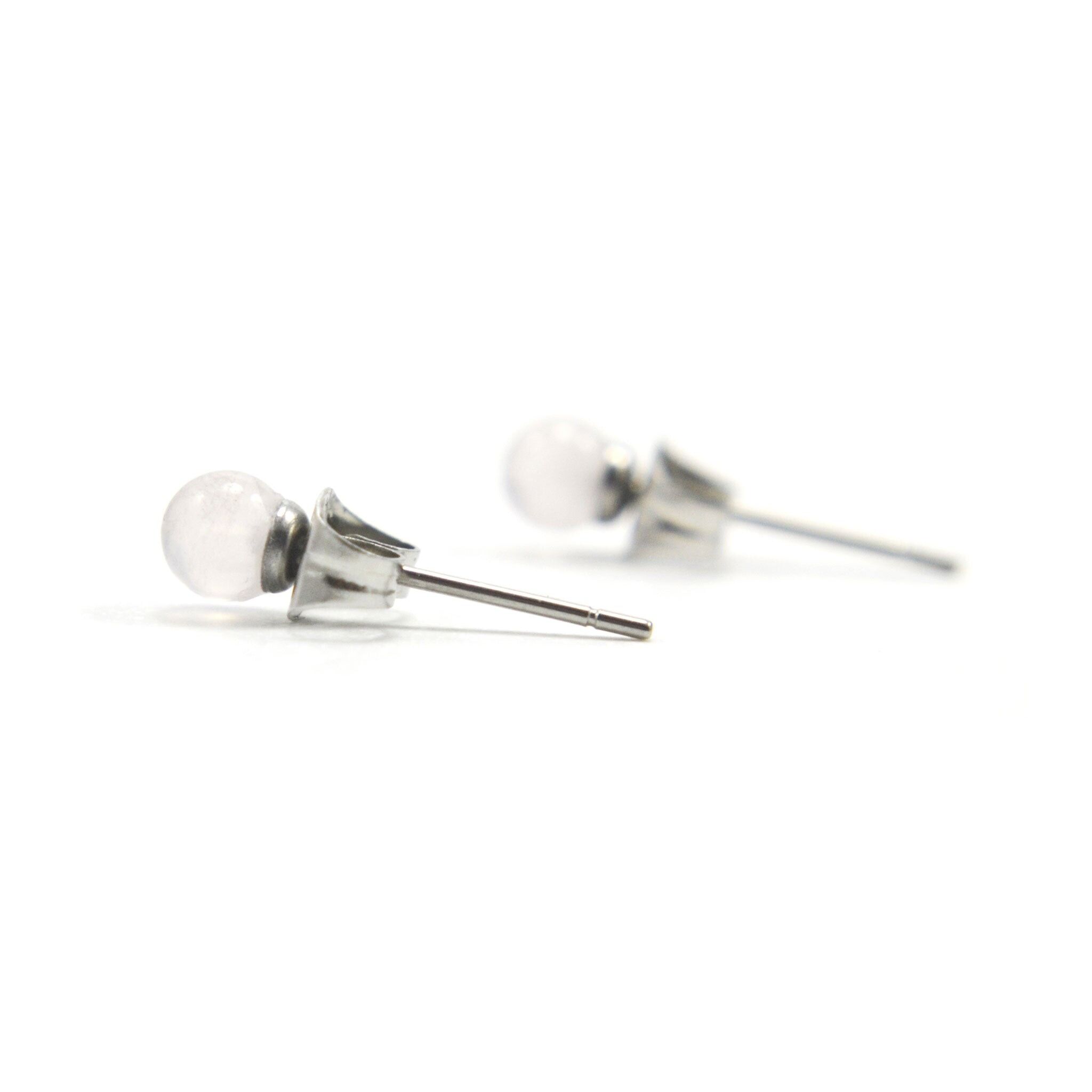 Boucles d'oreilles puces en quartz rose 4 mm, puces hypoallergéniques en acier chirurgical pour oreilles sensibles