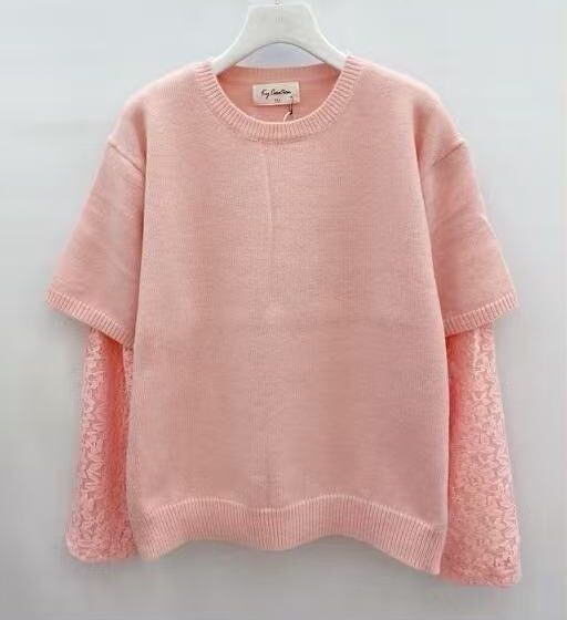 Kurzärmeliges Stricktop mit Spitzendetails