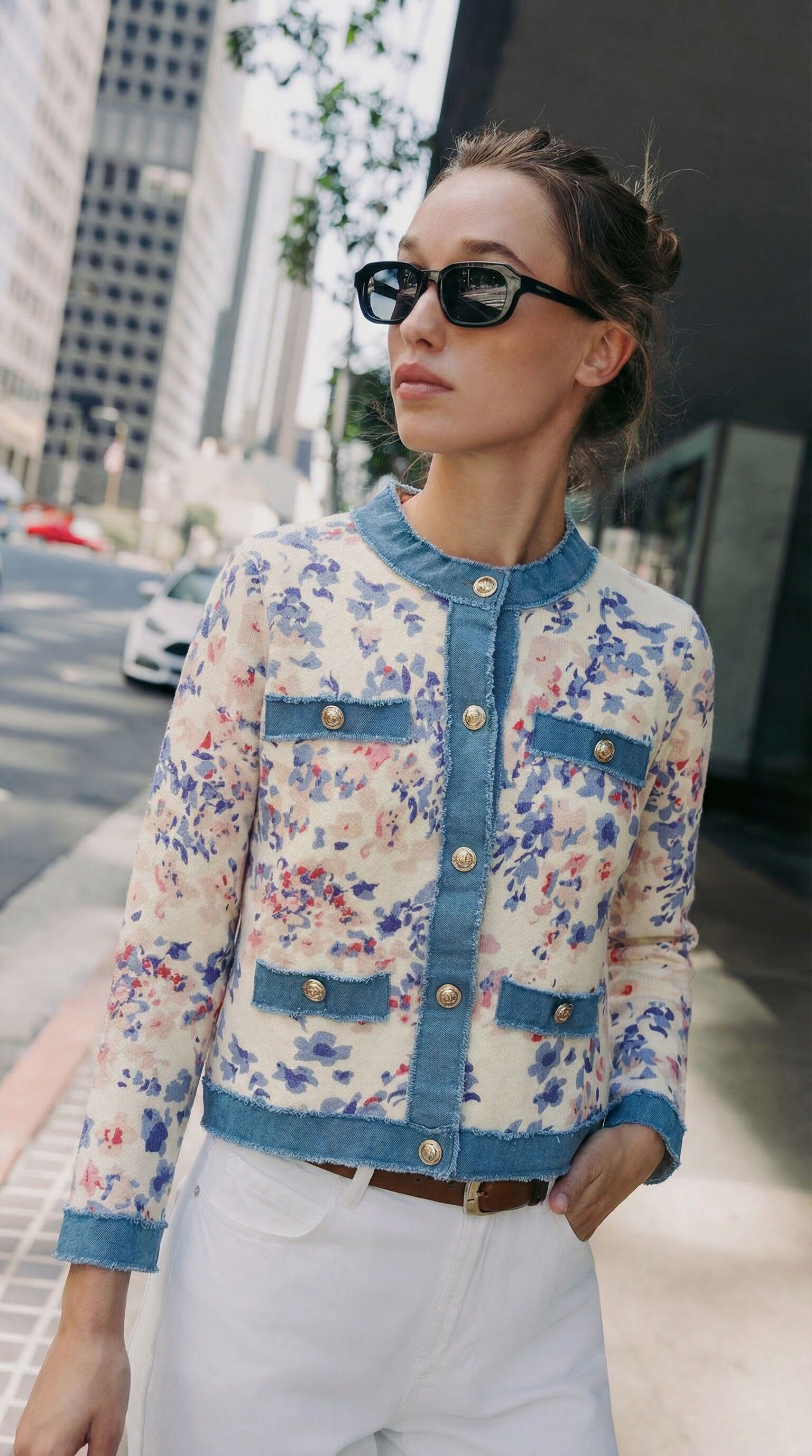 Gilet en maille avec imprimé fleuri et détail en denim