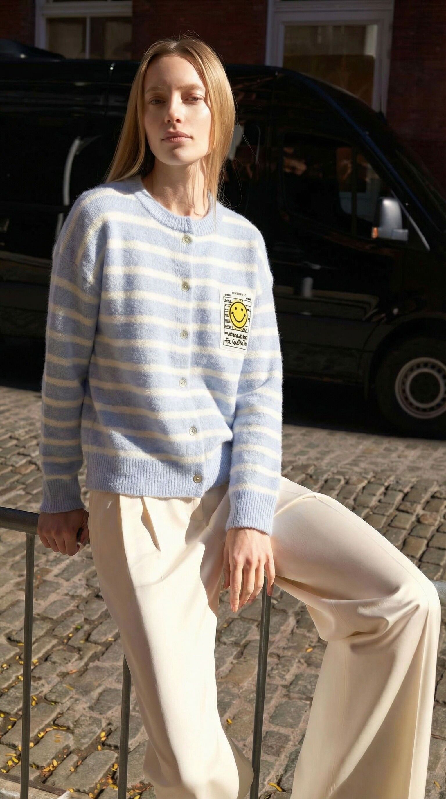 Gestreifte Weste mit langen Ärmeln und Smiley-Aufnäher