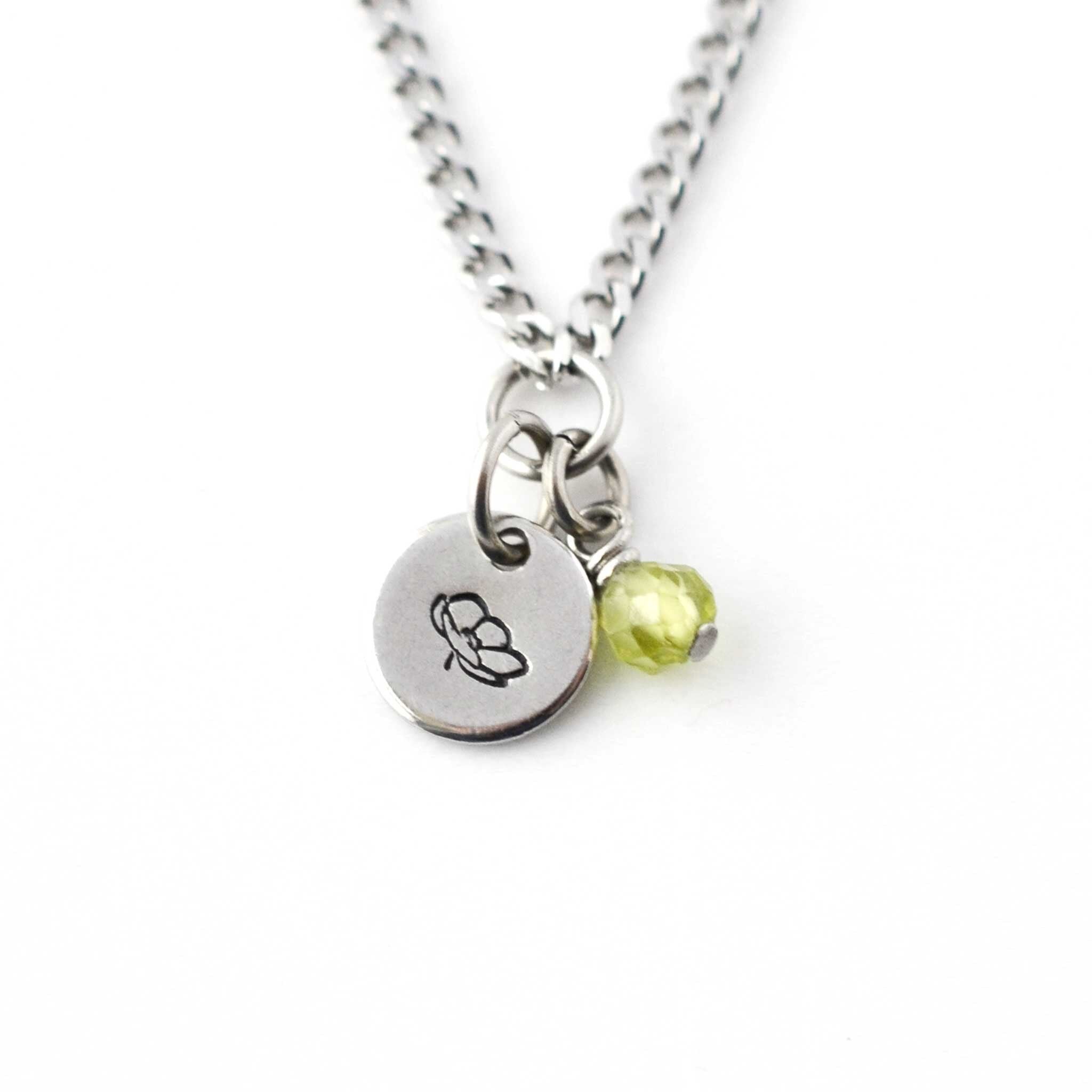 Collar con flor y piedra de nacimiento de agosto (amapola y peridoto), joyería personalizada hecha a mano.