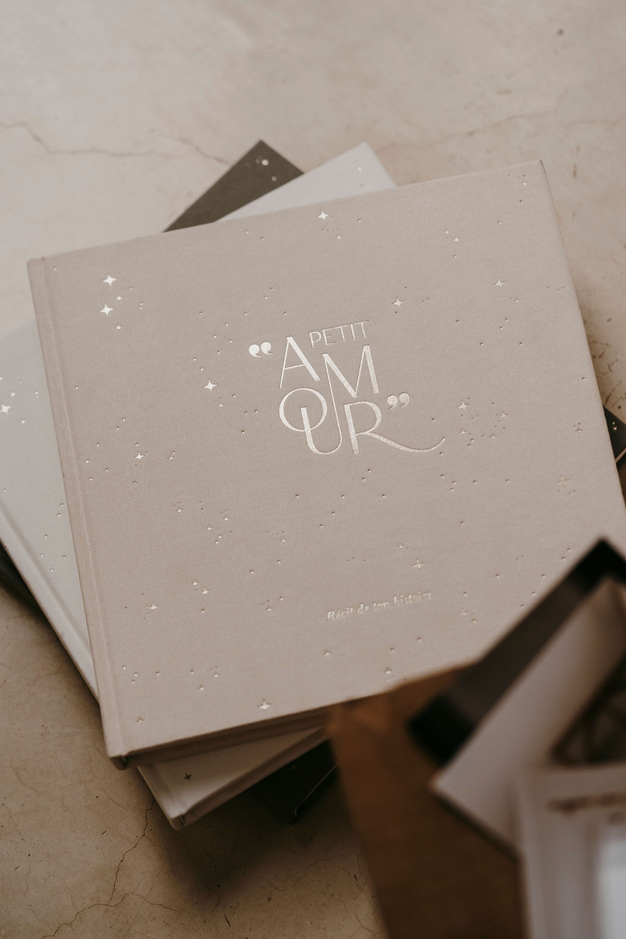 Libro per bambini - Little Love - velluto beige