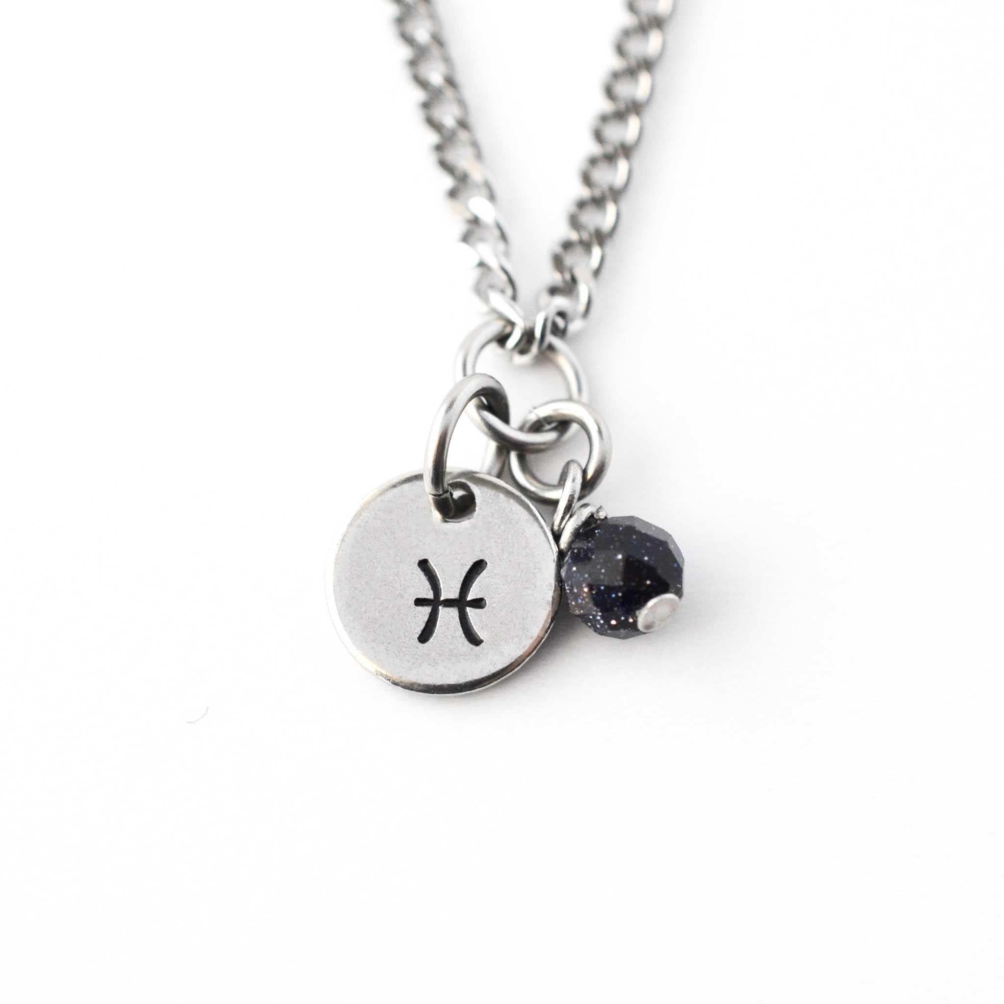 Collar del zodiaco Piscis, joya astrológica hipoalergénica para pieles sensibles.