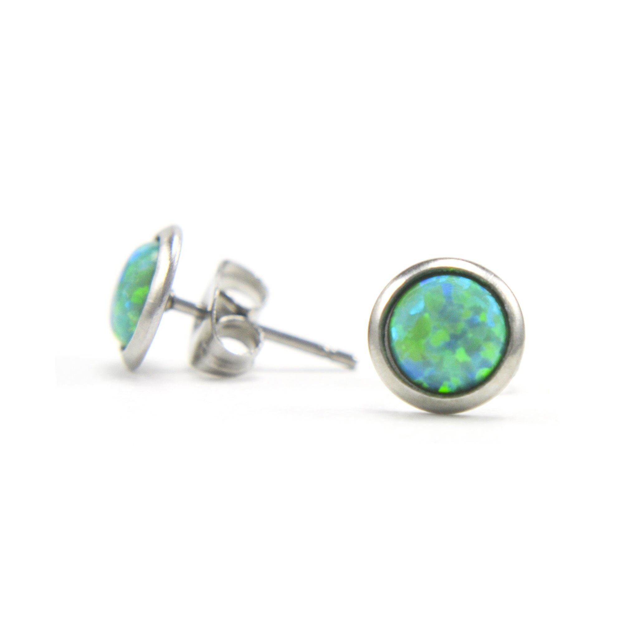 Boucles d'oreilles puces en opale verte de laboratoire, puces en acier chirurgical pour oreilles sensibles