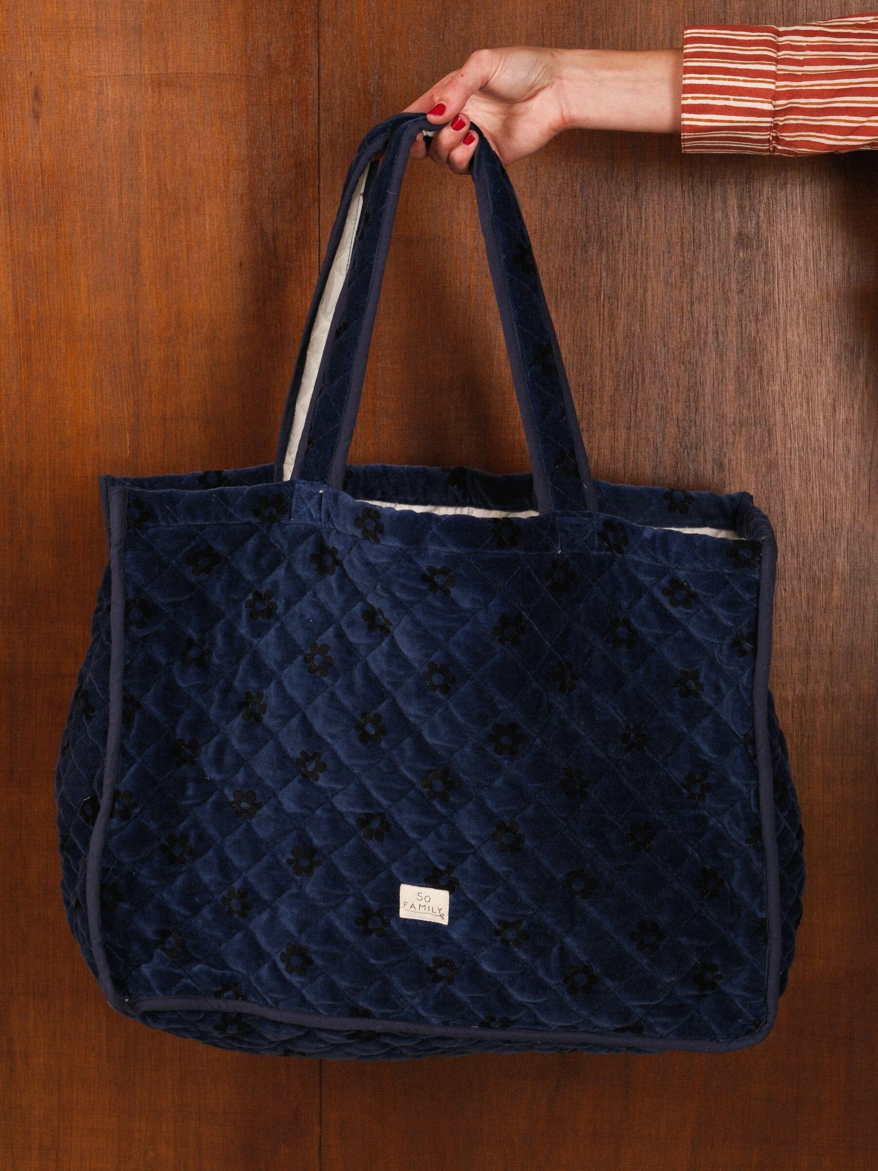 Bolso tote de terciopelo floral