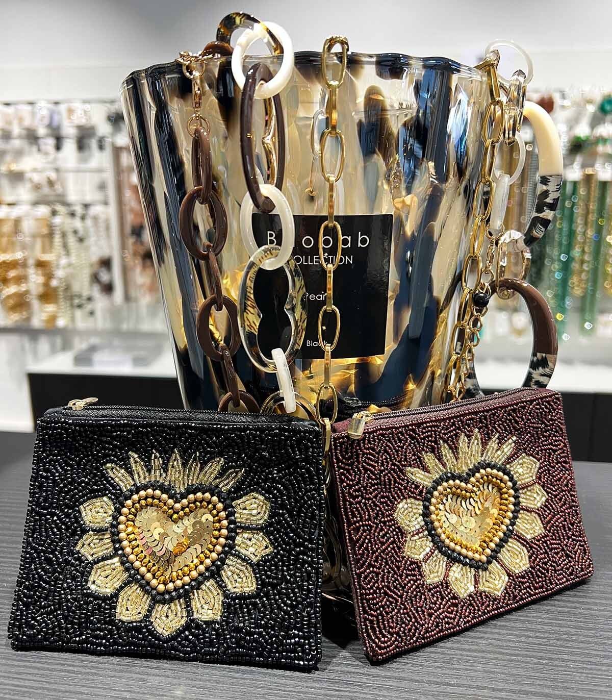 Pochette Brodée Cœur Doré Coton – 13 x 10cm