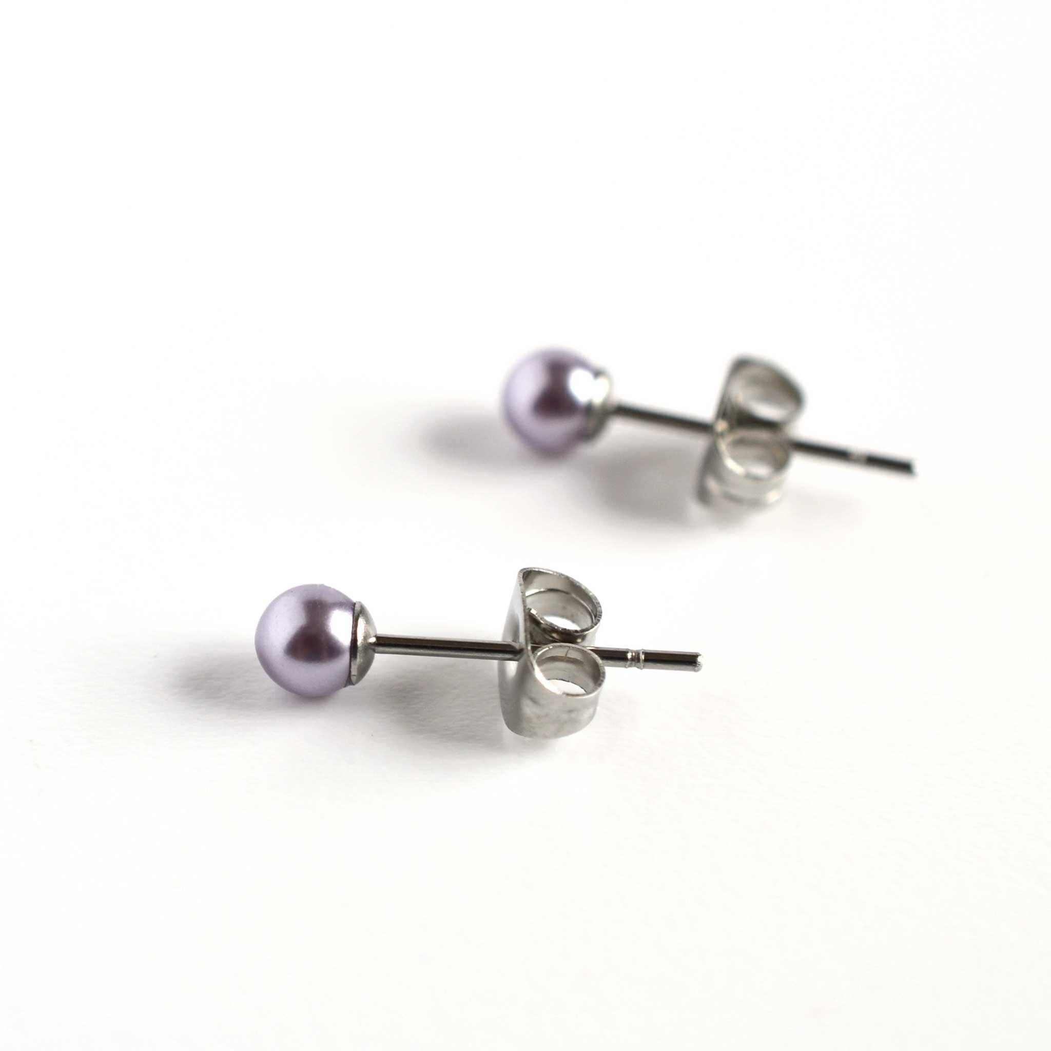 Boucles d'oreilles puces en perles synthétiques violet pâle de 4 mm, acier chirurgical hypoallergénique, perles minimalistes