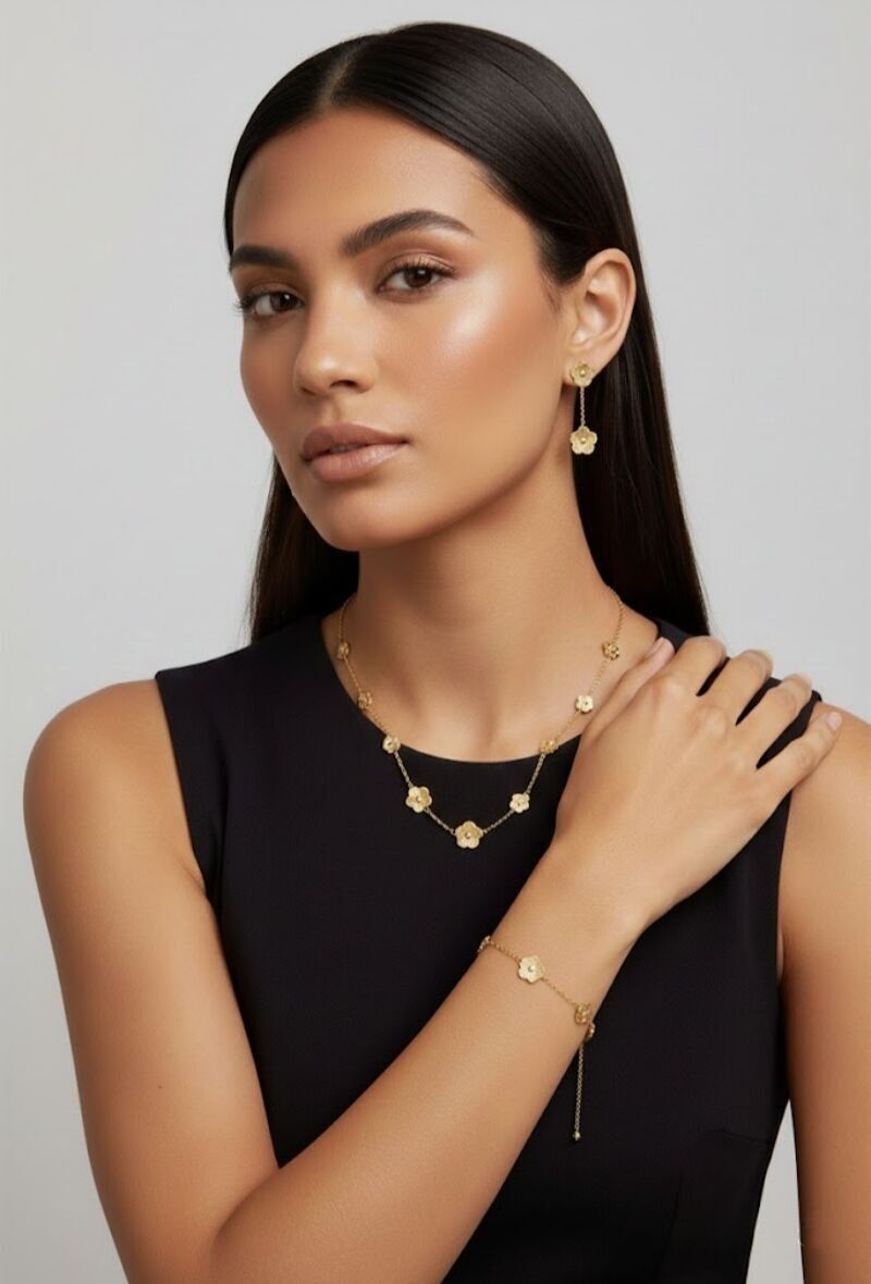 Goldfarbene Edelstahl-Blumenkette – Elegante, feine Kettenhalskette