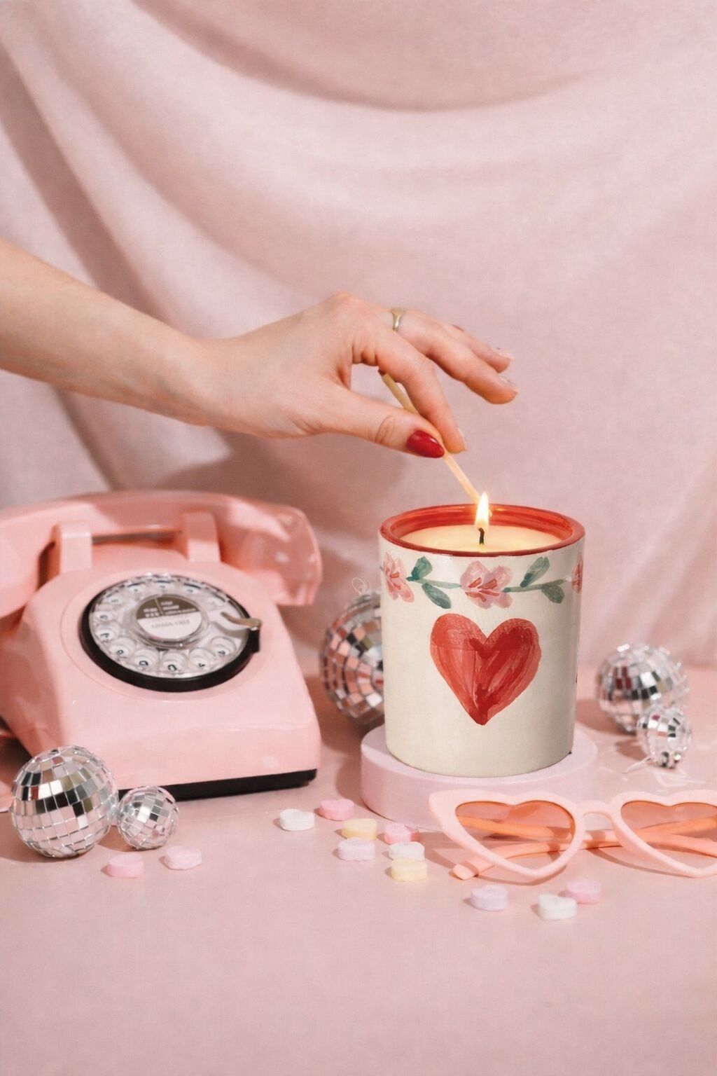 VELA DE CERÁMICA AMOR / MANZANA DE CARAMELO (PRE-ORDEN)