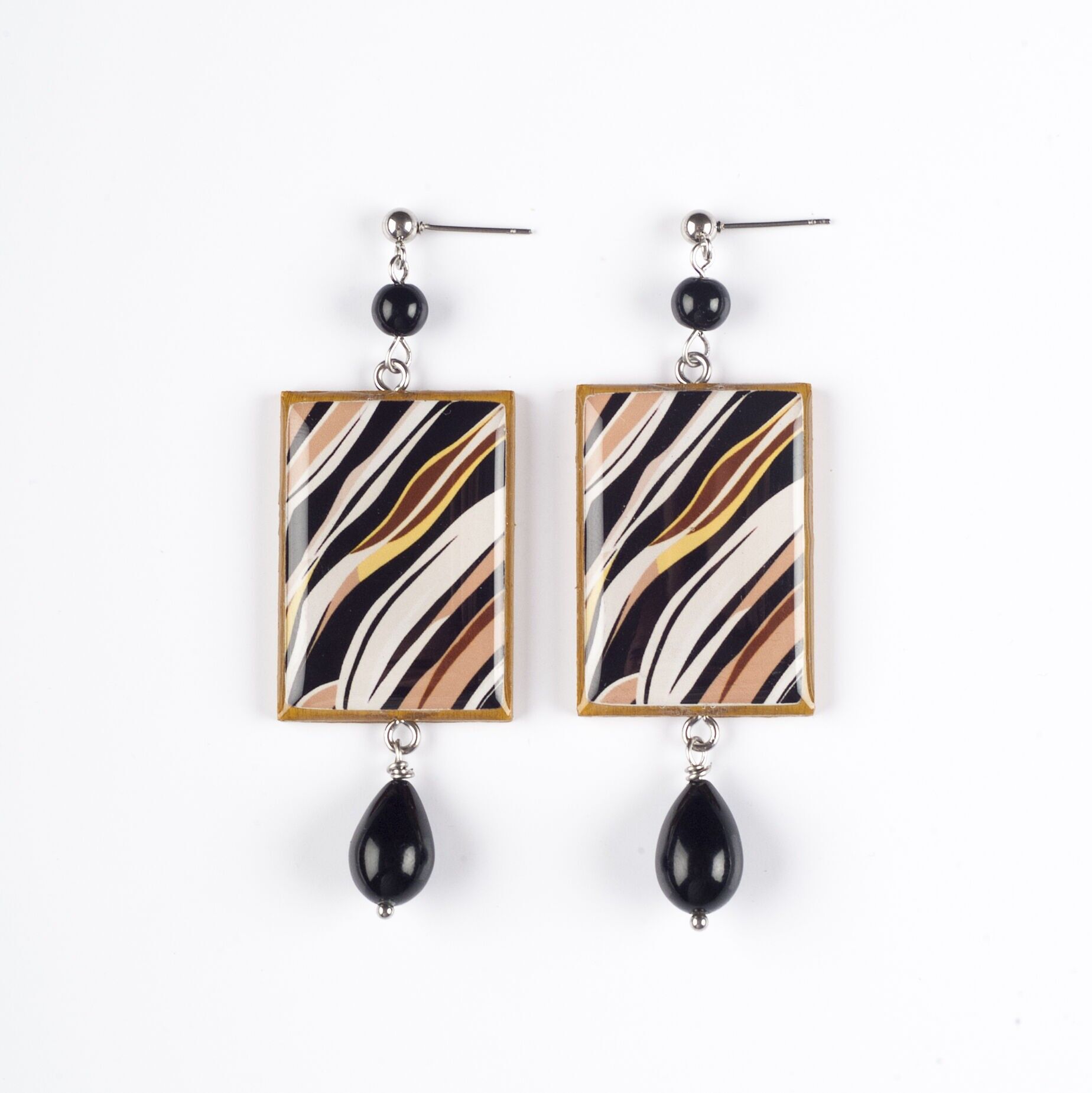 Boucles d'oreilles artisanales en bois et résine - lignes moutarde